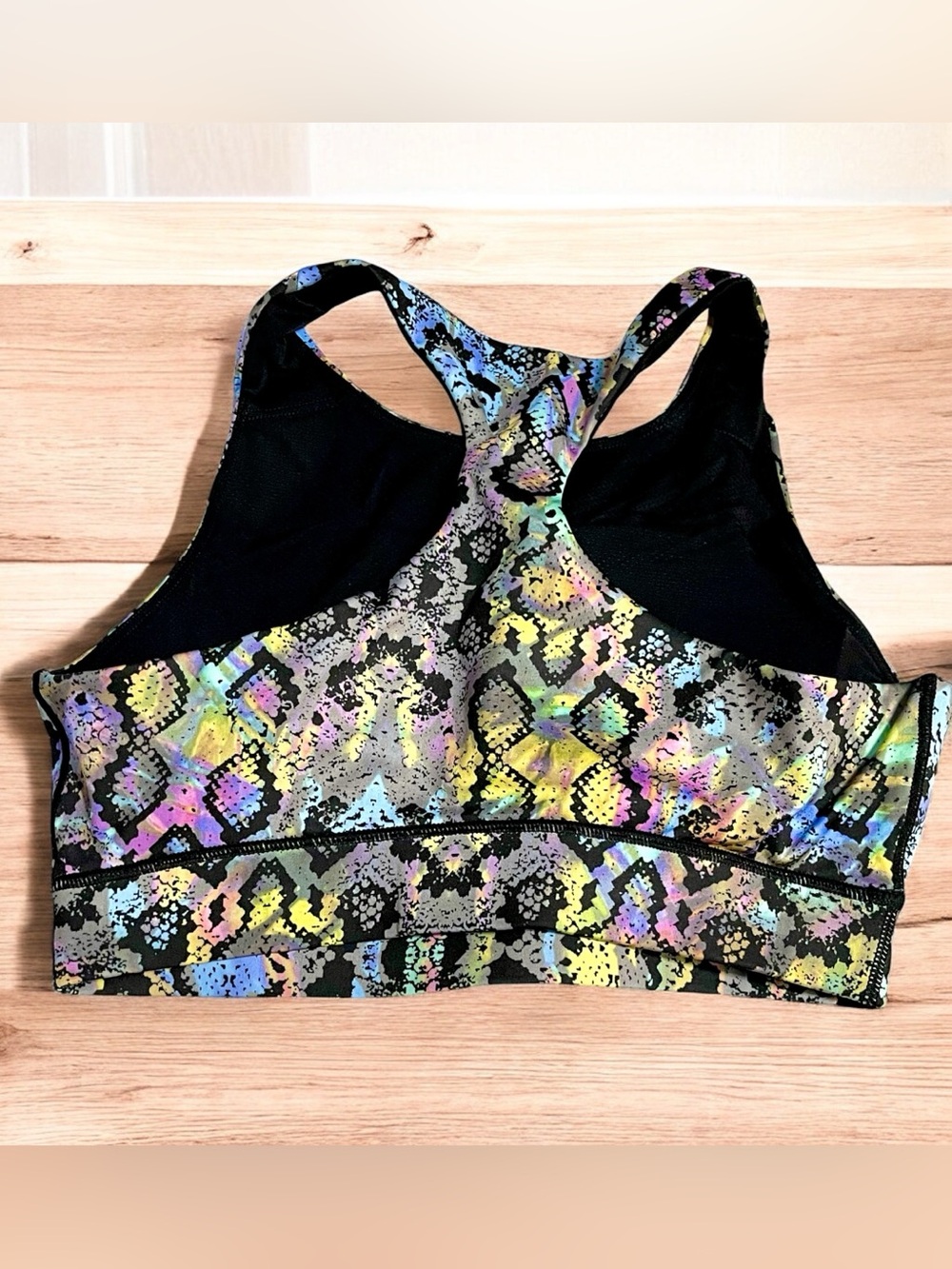Active Workout Iridescent Snakeskin Sports Bra - Picture 2 of 7